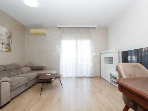 Izdavanje, dvosoban stan, 75m², City Kvart, Podgorica - image 2