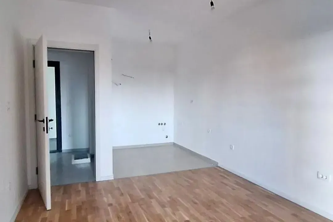 Izdavanje, jednosoban stan, 44m², Stari Aerodrom, Podgorica