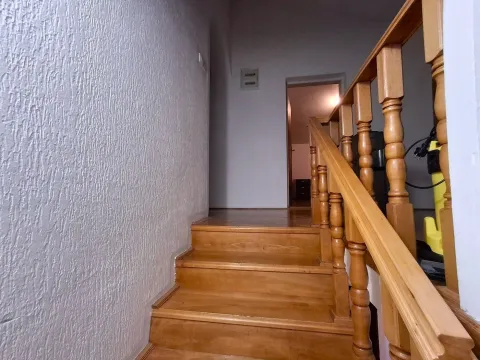 Izdavanje, kuća, 350m², Dahna, Podgorica - image 13