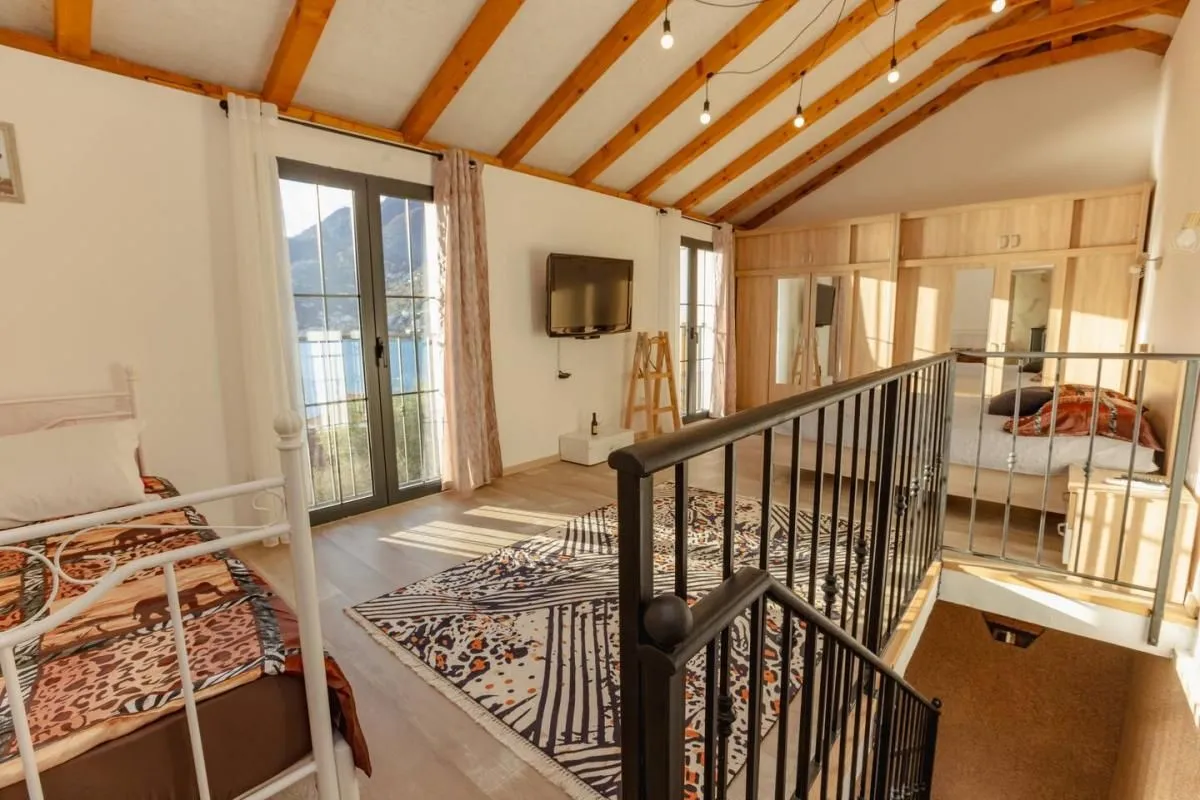 Prodaja, kuća, 70m², Lepetani, Tivat