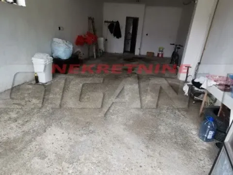 Izdavanje, poslovni prostor, 90m2, Stari Banovci, Stara Pazova Izdavanje, poslovni prostor, 90m2, Stari Banovci, Stara Pazova