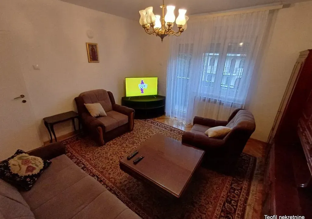 Izdavanje, četvorosoban stan, 86m², Čukarica, Beograd