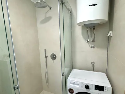 Izdavanje, jednosoban stan, 45m², New City, Podgorica - image 6