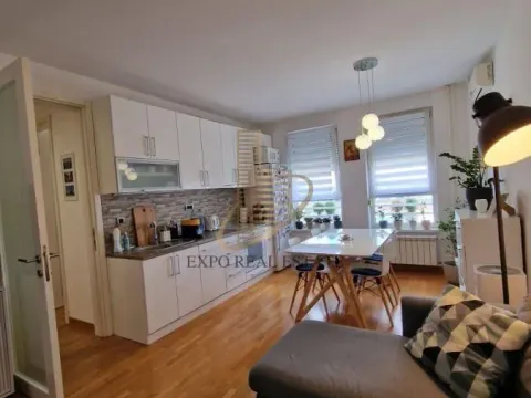 Prodaja, poslovni prostor, 50m2, Novi Beograd Blok 67, Novi Beograd, Beograd Prodaja, poslovni prostor, 50m2, Novi Beograd Blok 67, Novi Beograd, Beograd