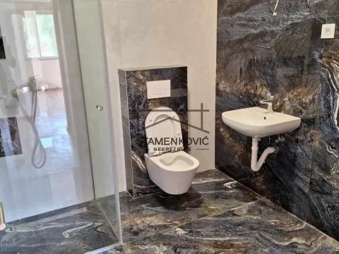 Prodaja, četvorosoban stan, 85m², Mišeluk, Petrovaradin - image 8