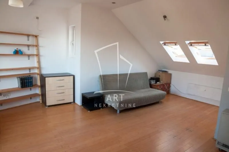Prodaja, trosoban stan, 104m², Vračar Hram, Vračar Sve Podlokacije