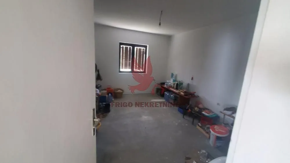 Prodaja, kuća, 280m², Centar, Topola
