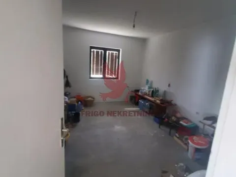 Prodaja, kuća, 280m², Centar, Topola - image 11