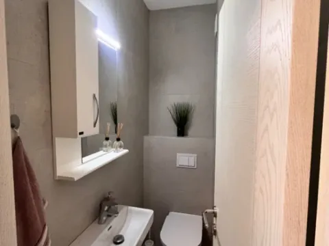 Izdavanje, dvosoban stan, 63m², Blok 9, Podgorica - image 5