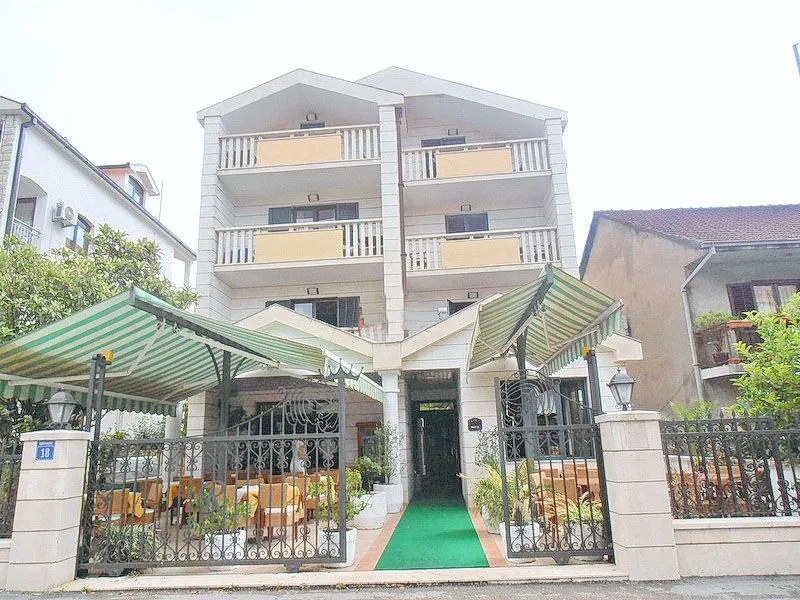 Prodaja, ugostiteljski objekat, 600m², Tivat, Crna Gora