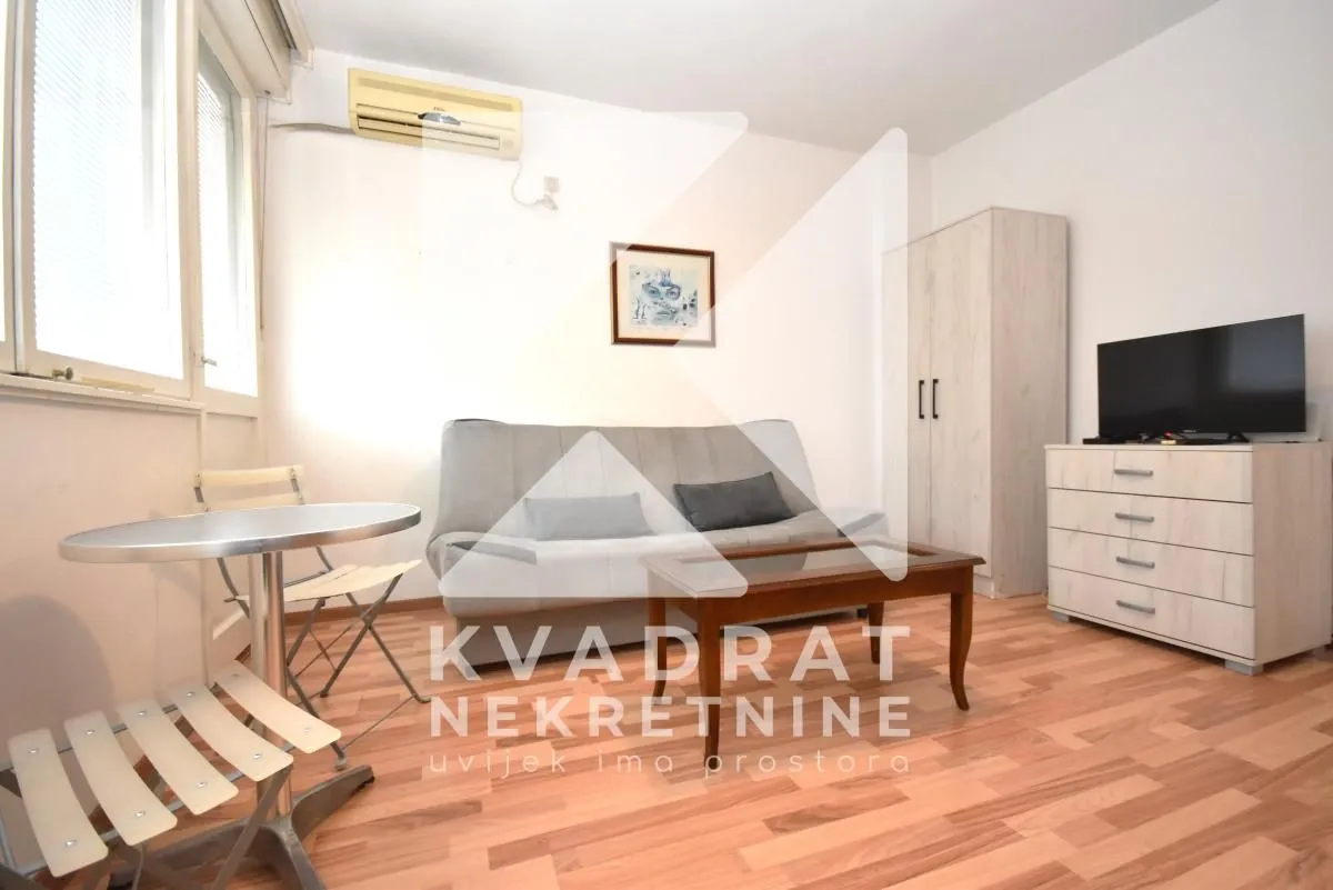 Rent, studio apartment, 31m², Pejton, Podgorica