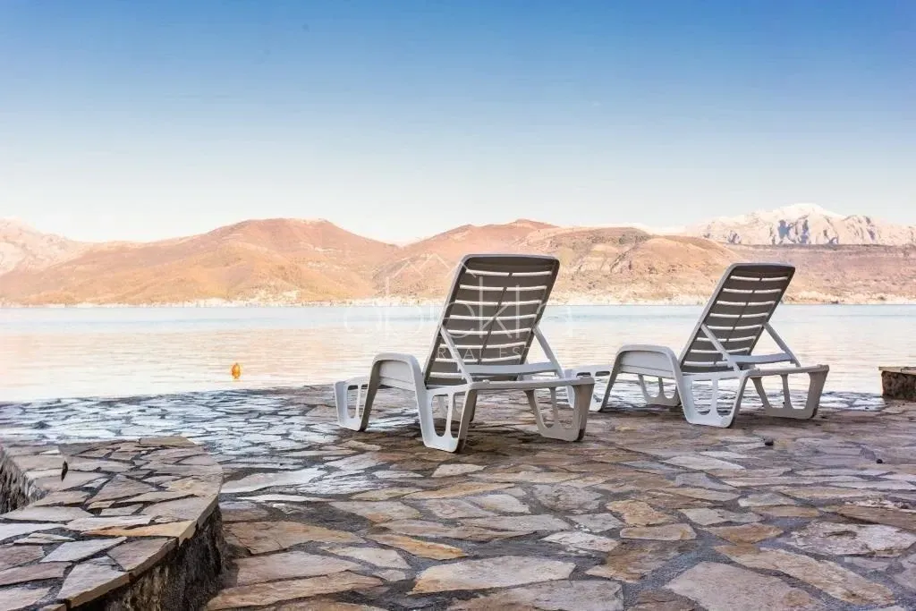 Sale, house, 314m², Tivat, Crna Gora