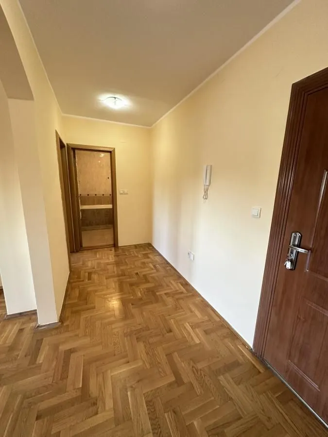 Izdavanje, četvorosoban stan, 103m², Nova Detelinara, Novi Sad Sve Podlokacije