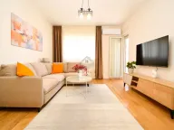 Izdavanje, jednosoban stan, 50m², Central Point, Podgorica - image 1