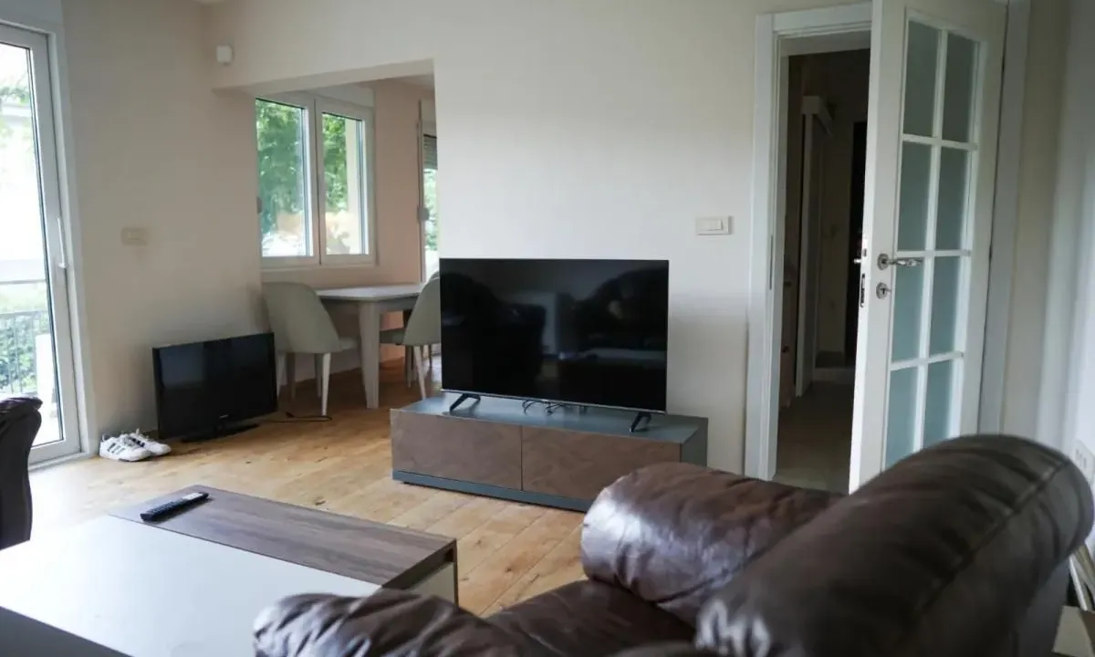 Rent, two bedroom apartment, 83m², Kotor, Crna Gora