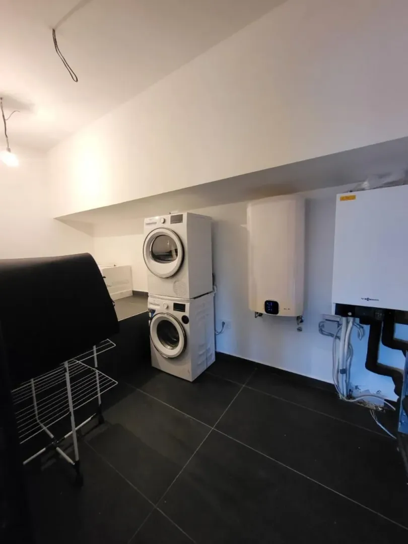 Izdavanje, stan, 200m², Kalenić Pijaca, Vračar Sve Podlokacije