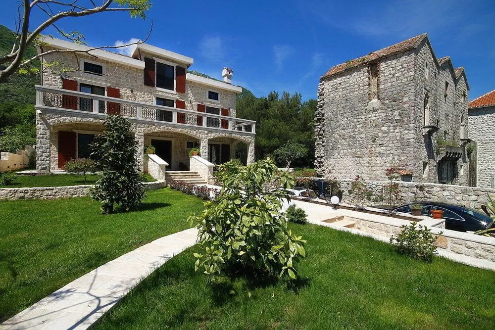 Sale, house, 497m², Prčanj, Kotor