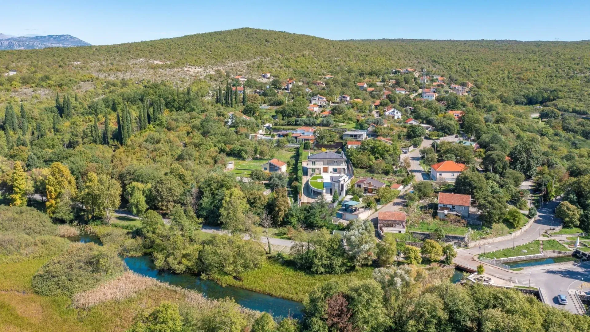 Sale, house, 492m², Mareza, Podgorica