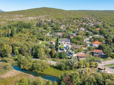 Prodaja, kuća, 492m², Mareza, Podgorica - image 45