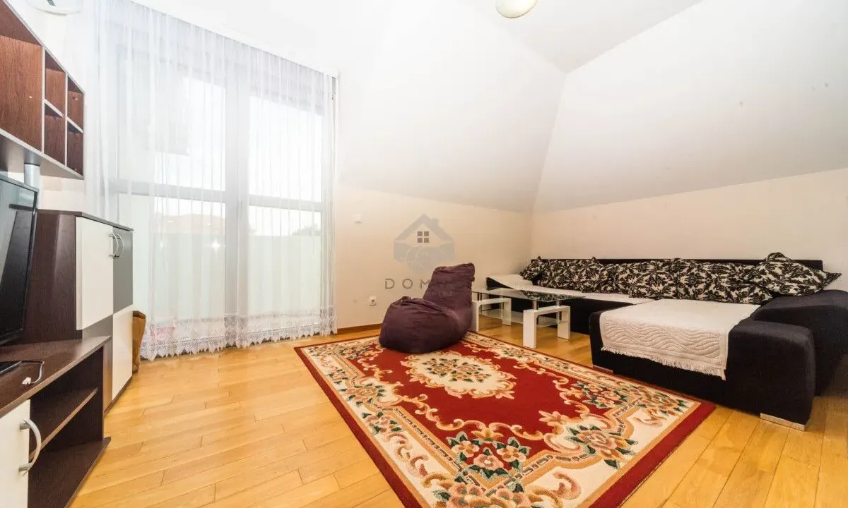 Izdavanje, jednosoban stan, 54m², Gorica C, Podgorica