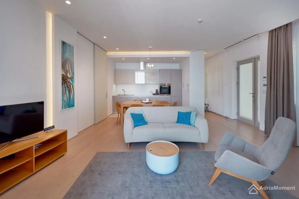 Prodaja, dvosoban stan, 125m², Centar, Budva
