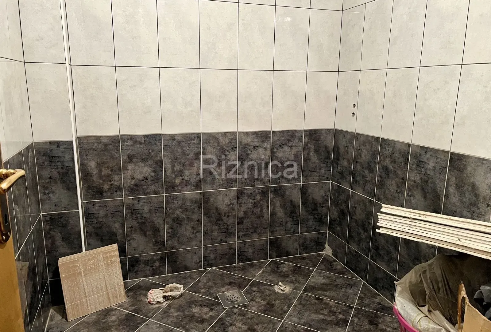 Sale, house, 306m², Niš, Srbija