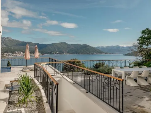 Prodaja, četvorosoban stan, 236m², Njivice, Herceg Novi - image 3