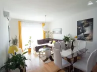 Izdavanje, jednosoban stan, 53m², Kalimanj, Tivat - image 1