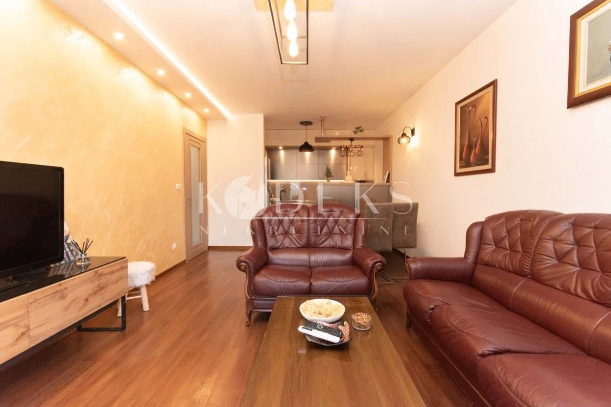 Izdavanje, dvosoban stan, 69m², Master Kvart, Podgorica