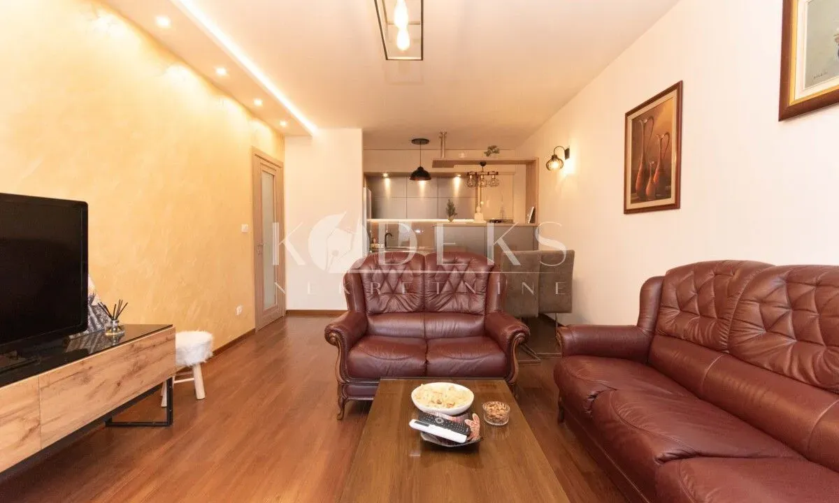 Izdavanje, dvosoban stan, 69m², Master Kvart, Podgorica
