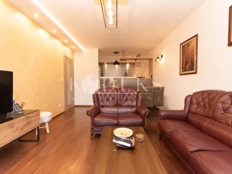 Izdavanje, dvosoban stan, 69m², Master Kvart, Podgorica - image 1