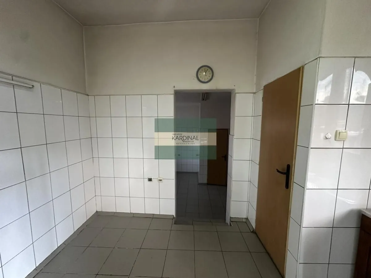 Rent, office space, 55m², Šest topola, Kragujevac