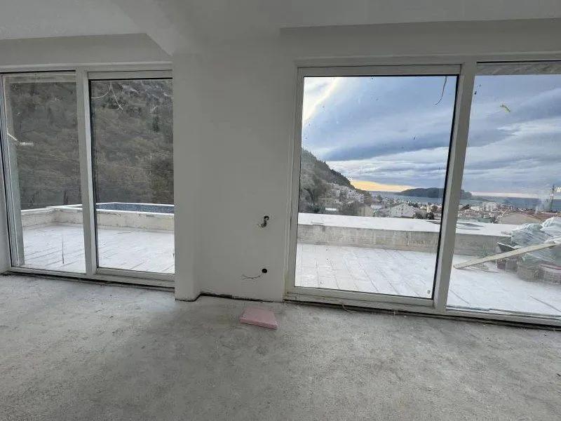 Prodaja, dvosoban stan, 148m², Lazi, Budva