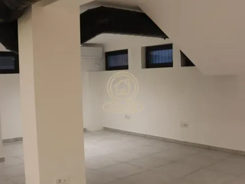Izdavanje, poslovni prostor, 100m², Centar, Kragujevac - image 3