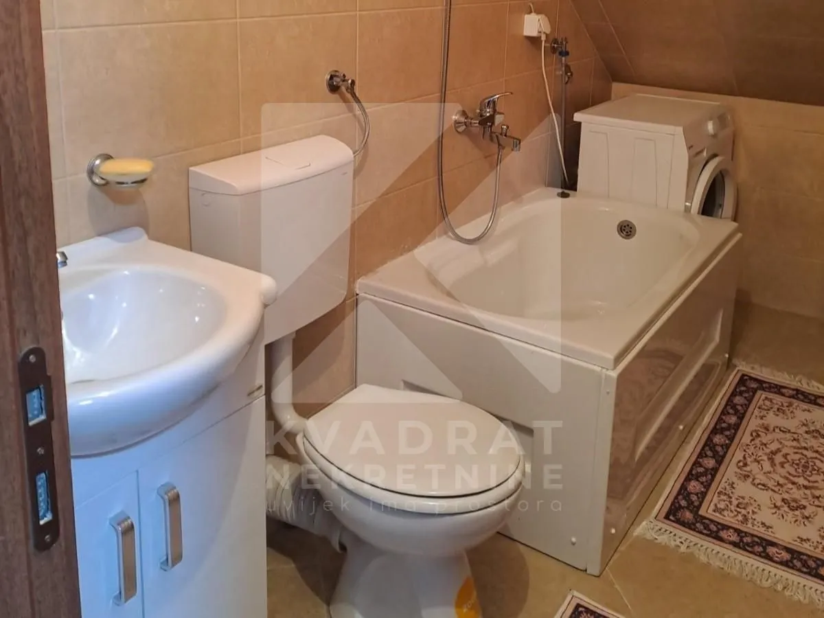Izdavanje, jednosoban stan, 42m², Zelenika, Podgorica