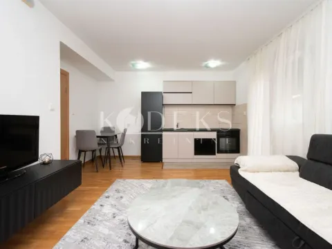 Rent, one bedroom apartment, 40m², Dalmatinska ulica, Podgorica - image 2