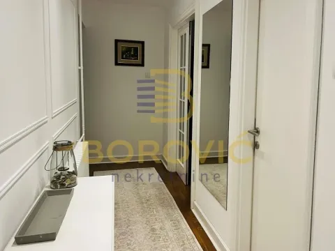 Izdavanje, trosoban stan, 90m², Kalenić Pijaca, Vračar Sve Podlokacije - image 5