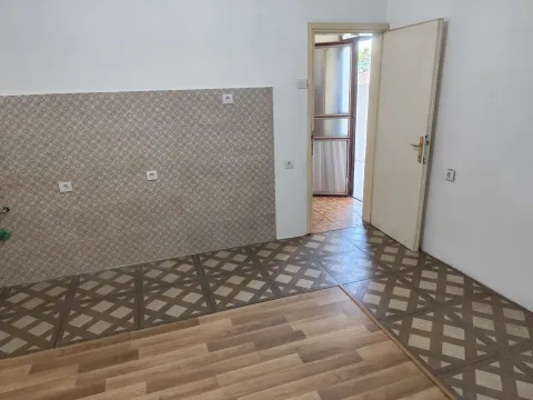 Prodaja, kuća, 54m², Konik, Podgorica - image 5
