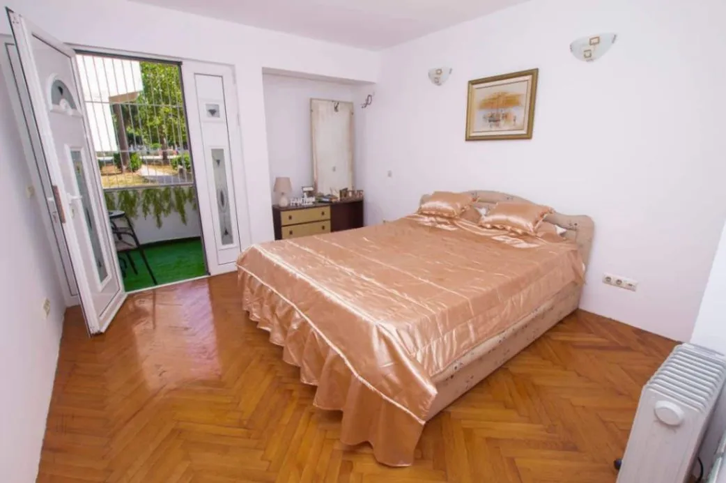 Sale, two bedroom apartment, 60m², Centar, Bar
