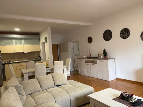 Rent, one bedroom apartment, 84m², Bonići, Tivat - image 3
