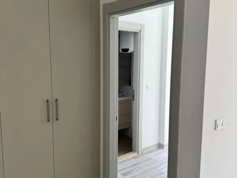 Prodaja, dvosoban stan, 72m², Centar, Bar - image 2