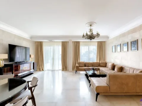 Sale, house, 378m², Centar, Budva