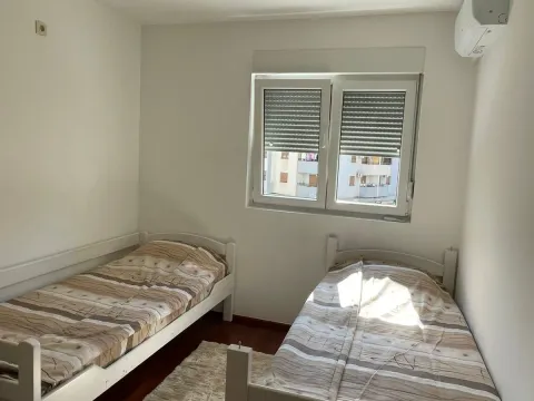 Izdavanje, jednosoban stan, 40m², Stari Aerodrom, Podgorica - image 16