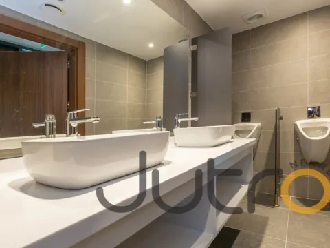 Rent, office space, 2542m², Podgorica, Crna Gora - image 15