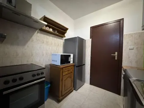 Izdavanje, dvosoban stan, 85m², Centar, Budva - image 8