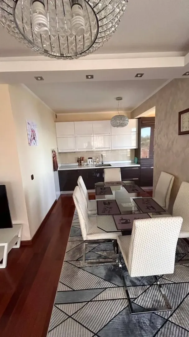 Prodaja, dvosoban stan, 120m², Komoševina, Budva