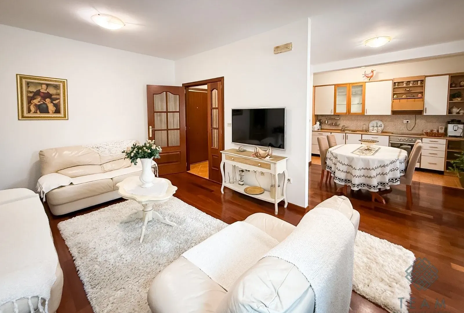 Izdavanje, trosoban stan, 100m², Gorica C, Podgorica