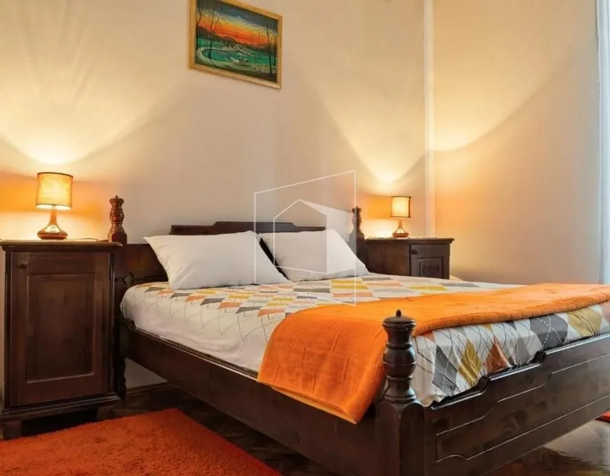 Izdavanje, jednosoban stan, 75m2, Stari Grad Kotor, Kotor