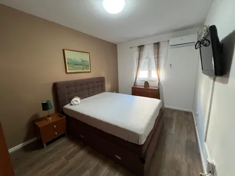 Izdavanje, trosoban stan, 108m², Momišići, Podgorica - image 11