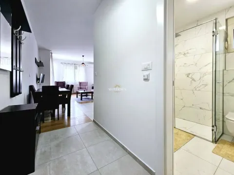 Rent, one bedroom apartment, 47m², Bečići, Budva - image 21